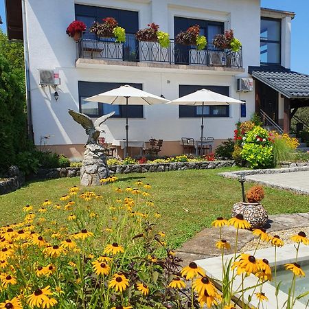 Guesthouse Vila Slunj Eksteriør bilde
