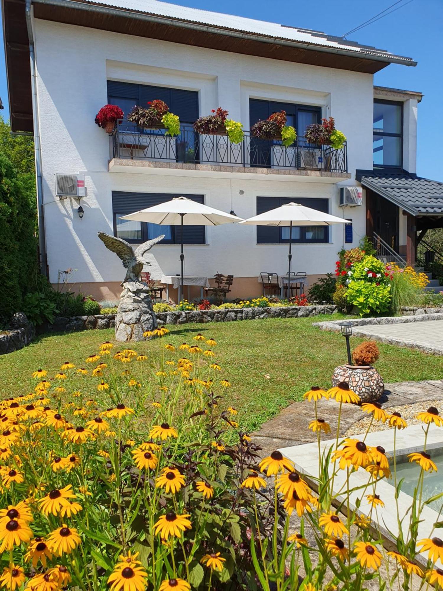 Guesthouse Vila Slunj Eksteriør bilde