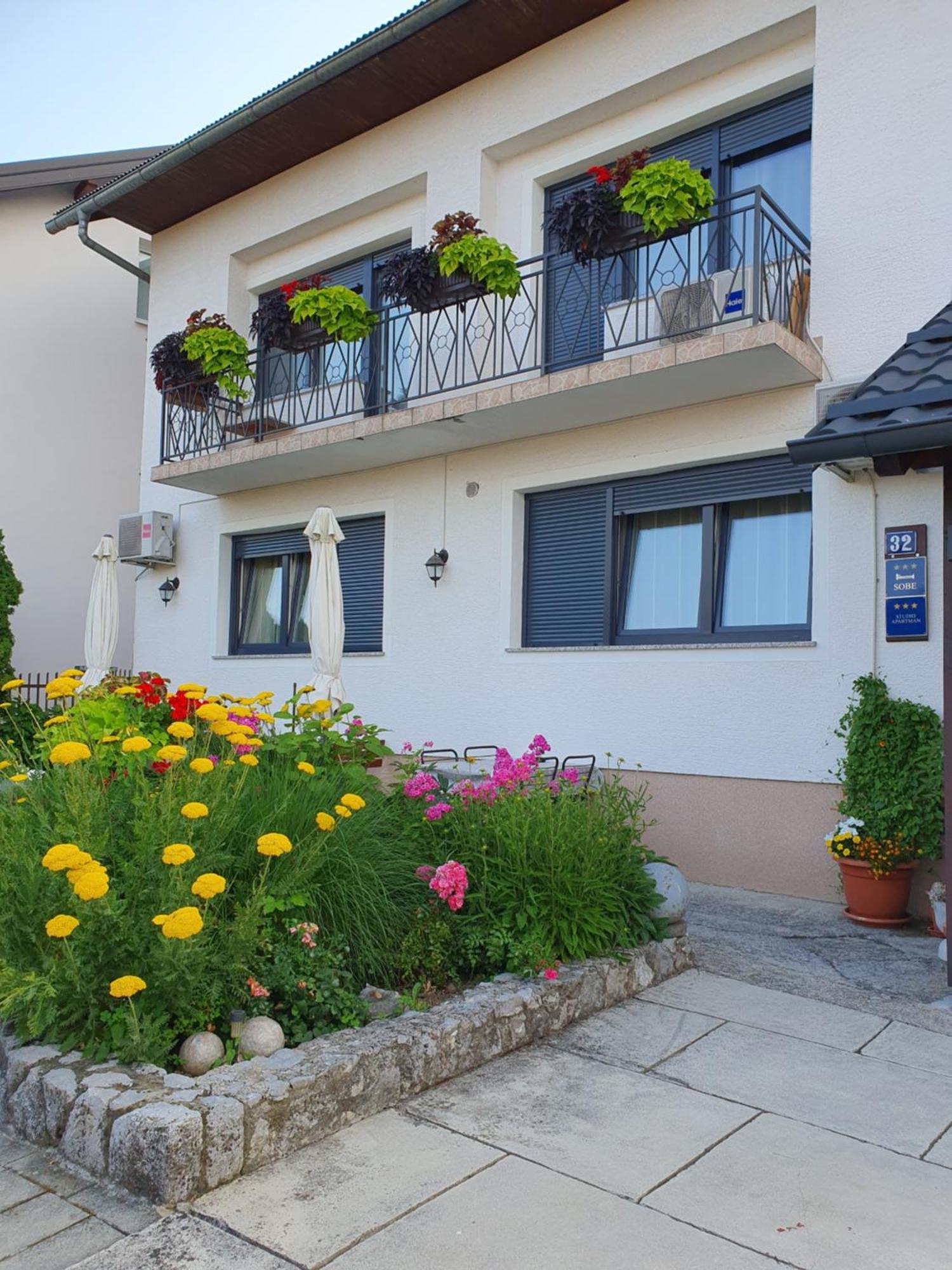Guesthouse Vila Slunj Eksteriør bilde
